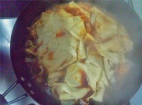 最后放入烹饪时间最短的食材，盖上锅盖，大火煮到冒气为止。