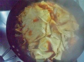 最后放入烹饪时间最短的食材，盖上锅盖，大火煮到冒气为止。