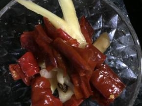 切好泡姜泡海椒