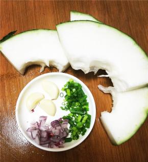 这道菜的主食材如下。