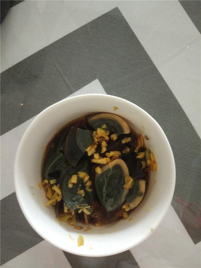 凉拌皮蛋