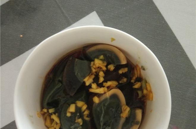 凉拌皮蛋