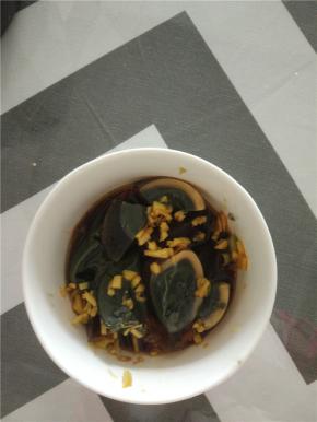 放置五分钟左右，让味道进去就可以开吃啦