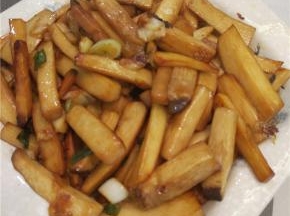 炒好的杏鲍菇装盘即可