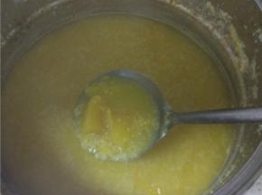 熬煮15分钟左右，看南瓜已经软烂，