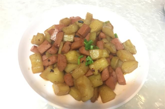 老黄瓜炒火腿肠