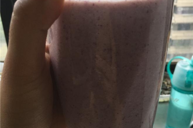 吃出好气色的花青素奶昔