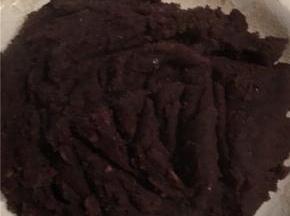 炒好后，在一边放凉。