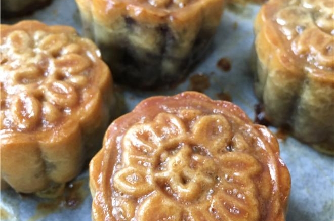 广式豆沙月饼