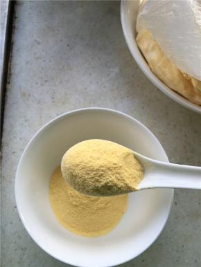 取玉米粉2勺