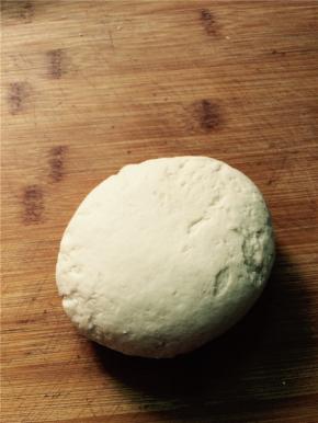 将面粉和好，醒一会。