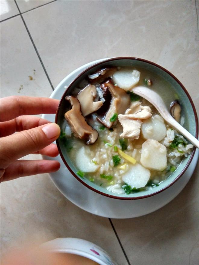 香菇鸡肉粥