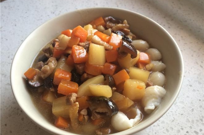 土豆肉丁猫耳朵