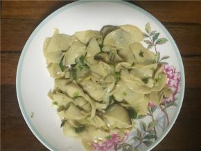 待鸡腿菇烤干后盛出