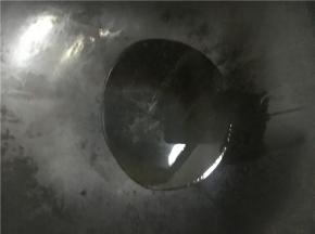 开小火加热，锅中倒入油