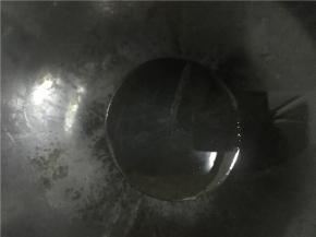 开小火加热，锅中倒入油