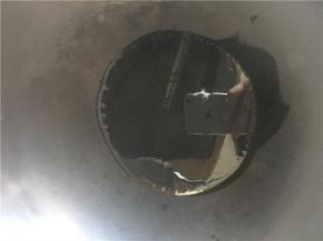 开小火加热，锅中倒入油