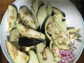 茄子洗干净切块