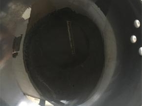 开小火加热，锅中倒入油