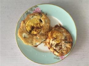 在上面倒上酱油