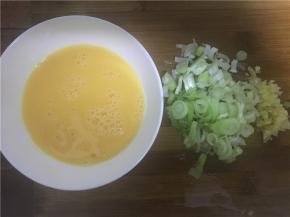 佐料准备：葱姜蒜切碎