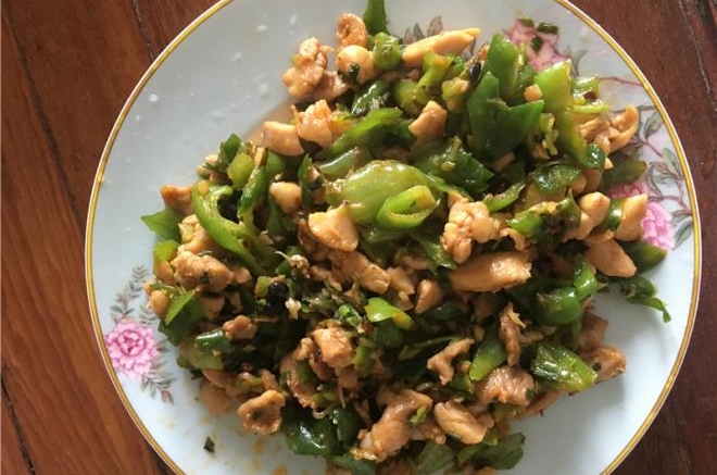 青椒炒鸡丁