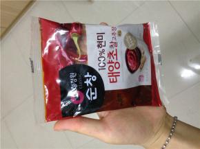 出现少许汤汁后倒入少许韩国辣酱，继续翻炒