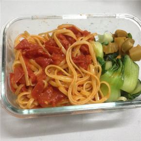 面条、青菜捞出，装盘即可