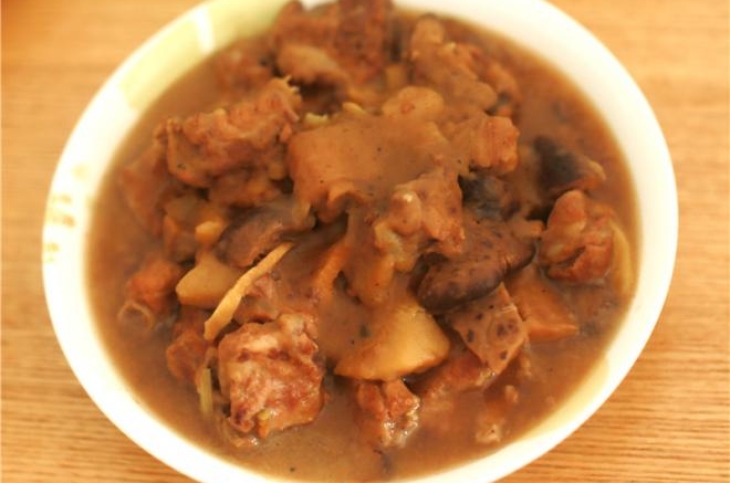 土豆炖排骨