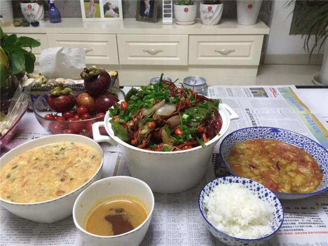 国民麻辣小龙虾