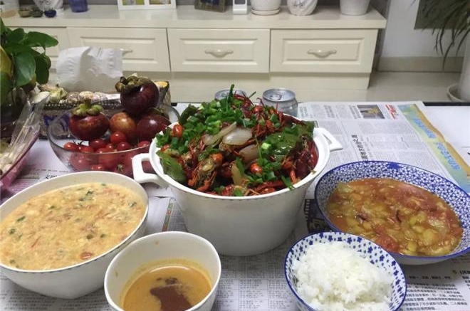 国民麻辣小龙虾