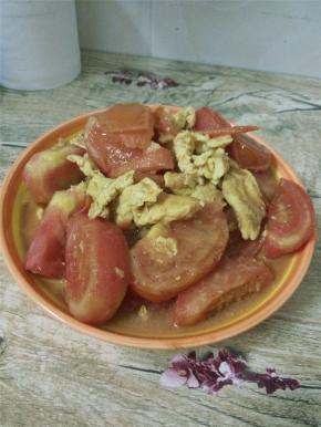 翻炒3分钟左右，出锅（喜欢的朋友可以加点砂糖）