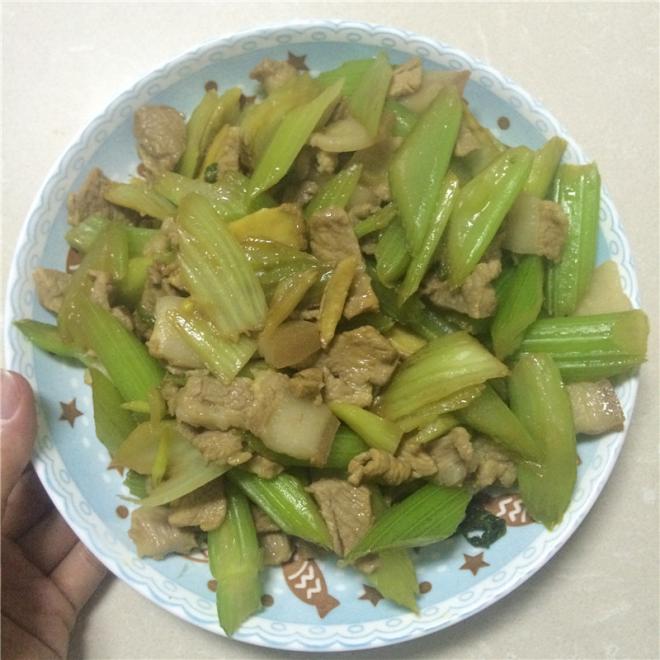 西芹炒肉