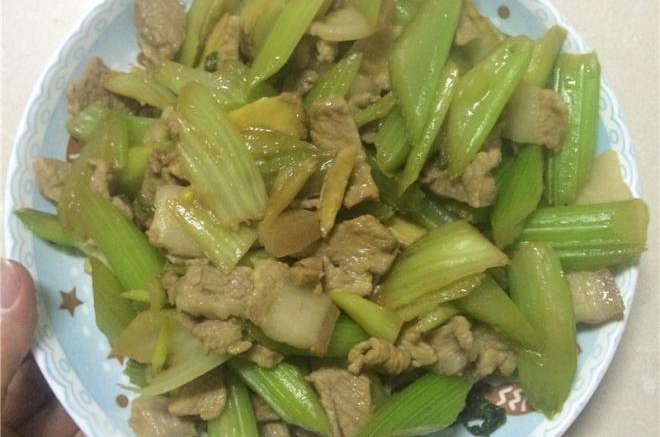 西芹炒肉