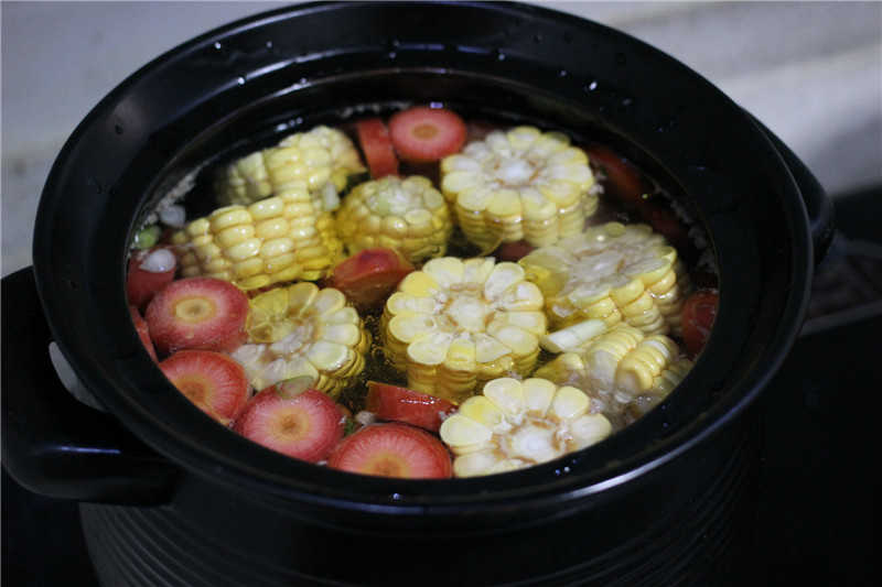 寂寞冷夜，最暖不过一锅排骨玉米浓汤