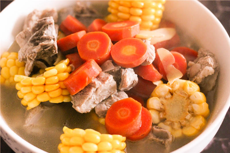 寂寞冷夜，最暖不过一锅排骨玉米浓汤