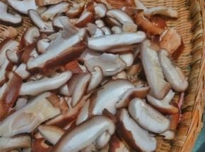 准备好食材，一一洗净