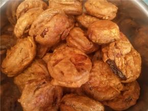 最后金灿灿的美味茄饼就可以出锅啦