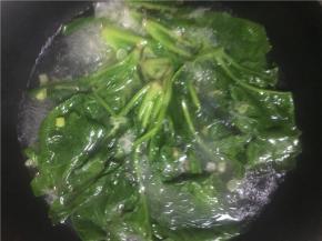 带煮熟后，盛出即可