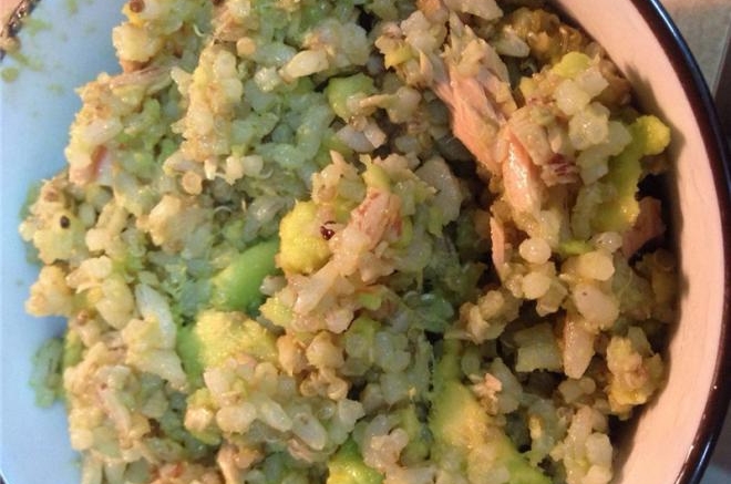 金枪鱼牛油果拌饭
