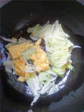 差不多成型后下白菜。