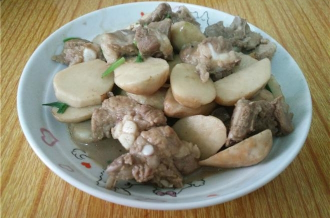芋头烧排骨