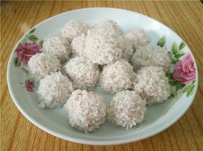 蒸制20分钟后，开盖装盘即可