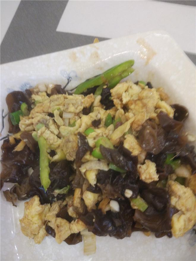 木耳炒鸡蛋