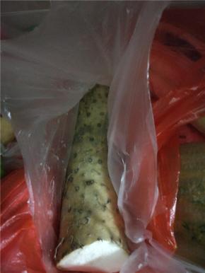炒菜用的山药要选这种粗的，细的山药比较绵软适合做汤，这种粗的山药口感爽脆适合做菜