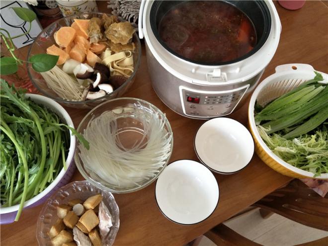 电饭煲火锅