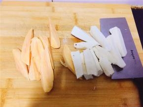 以下是蜜烤红薯所需材料（蜂蜜少许）