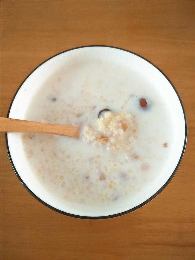 牛奶燕麦粥