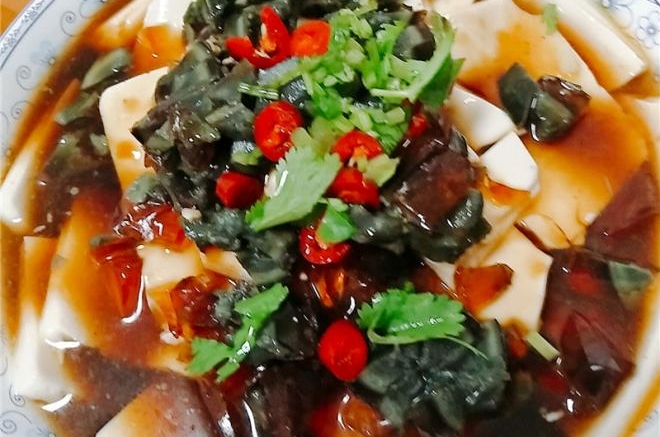 皮蛋豆腐的家常做法_皮蛋豆腐的做法-味游美食网