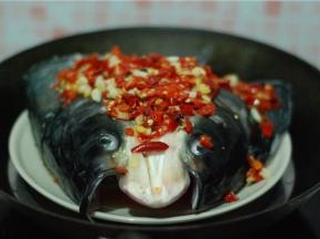 蒸18分钟，根据鱼的大小来定时间